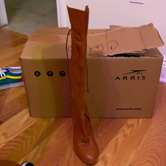 Gianni Bini Brown knee high boots - Picture 4 of 4